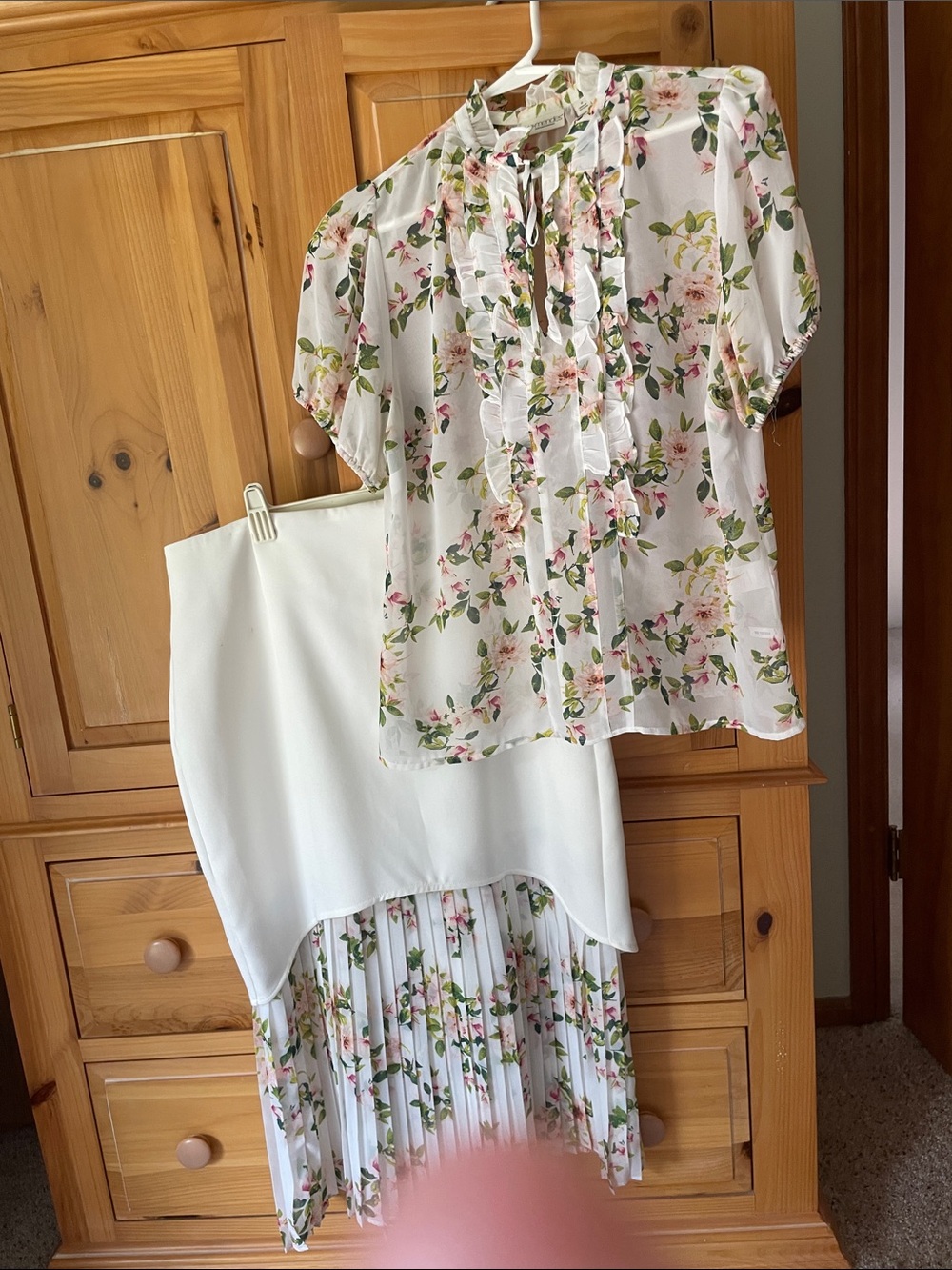 Eva Mendes layered floral skirt with matching blouse